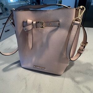 Michael kors pink leather crossbody bag.